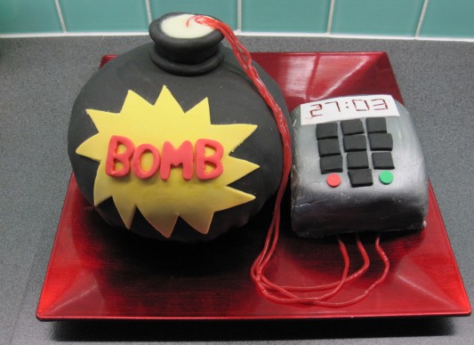 http://thegreatbritishbakeoff.co.uk/wp-content/uploads/formidable/bomb-cake-533x388.jpg