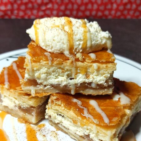 Apple pie cheesecakes