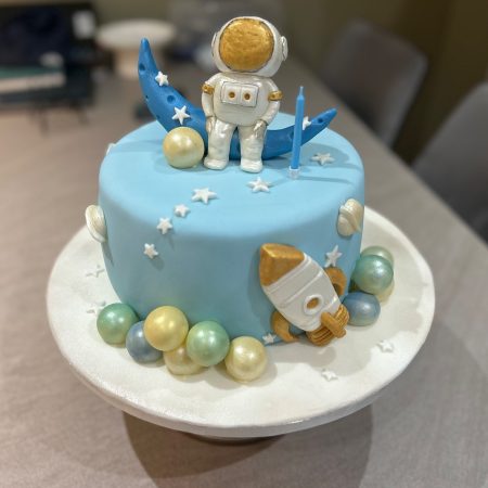 Spaceship chocolate cake