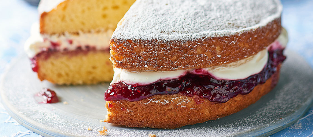 Victoria Sandwich Cake | The Great British Bake Off