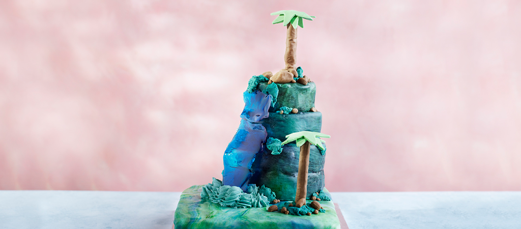 Dolls House 25mm White Iced Blue Lagoon Topped Cake | eBay