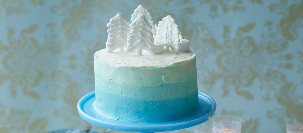 Blue rose swirl cake buttercream isolated Stock Photo - Alamy