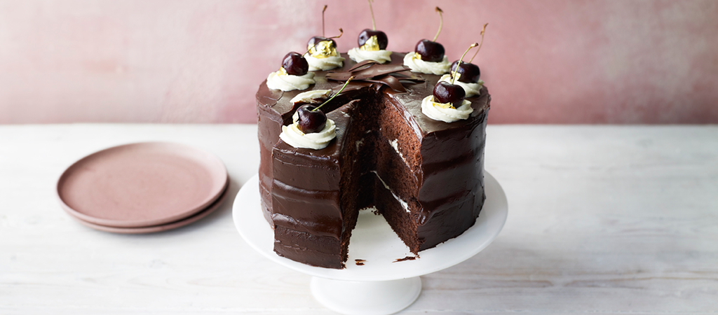 Country Range Frozen Vegan Black Forest Fudge Cake (1x14Ptn) | Henderson's  Foodservice, Ireland