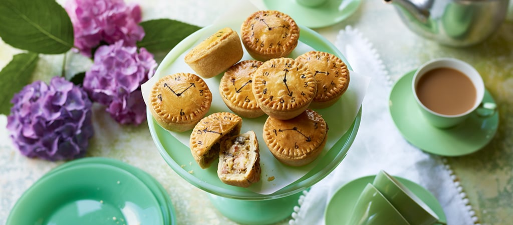 Chigs' Chicken, Leek & Mushroom 'Clock' Pies recipe - The Great British Bake Off