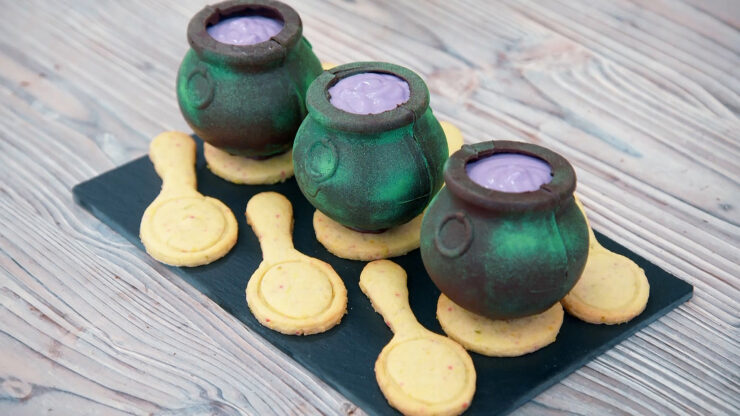 Liam Charles’s Chocolate Cauldrons with Edible Slime and Biscuit Spoons