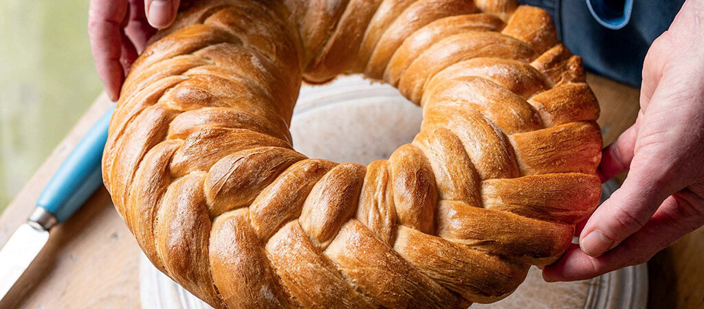 Paul Hollywood’s Seven-strand Plaited Wreath