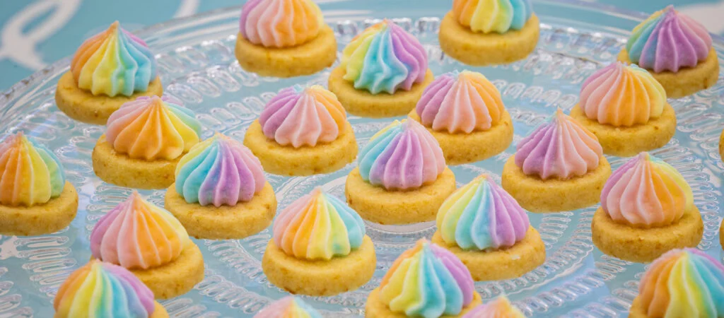 Paul Hollywood’s Iced Gems