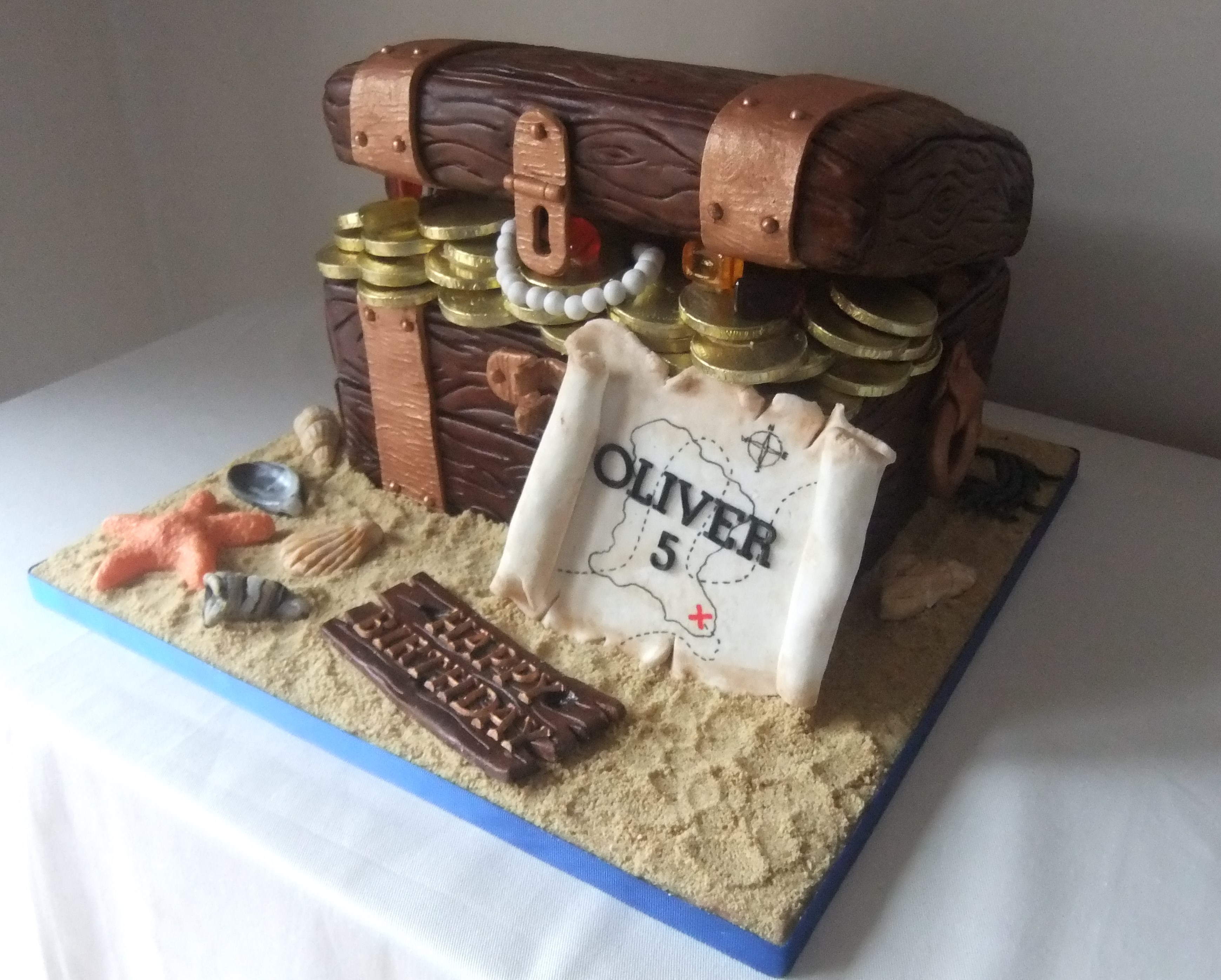 Pirate treasure chest cake - The Great British Bake Off | The Great