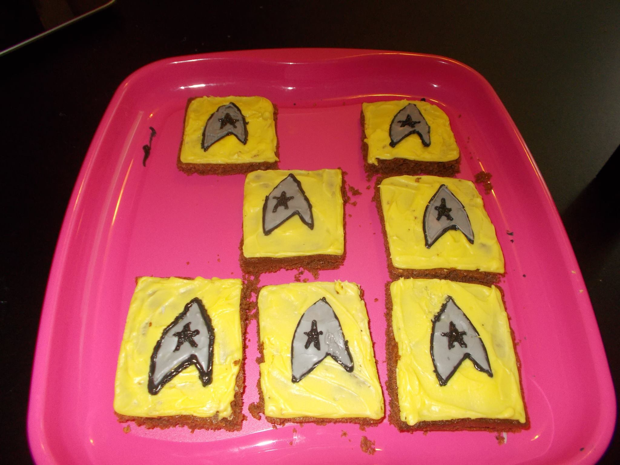 Star Trek command badge cakes! The Great British Bake Off The Great