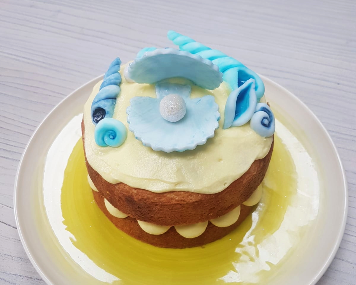 Sun, sea, and cake! #eatcake #ocean #buttercream #birthdaycake #eatcake # seashells #nutellaandstrawberries #seb… | Décorations de gâteaux, Gâteau de  cupcake, Gateau