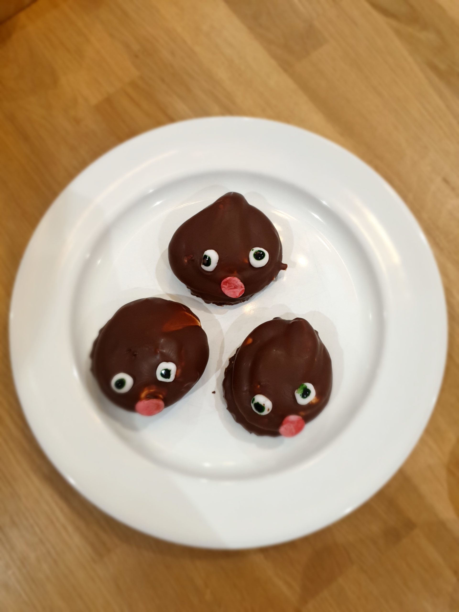 Poop Emoji Cake Pops | Aunty Banty's Bakery