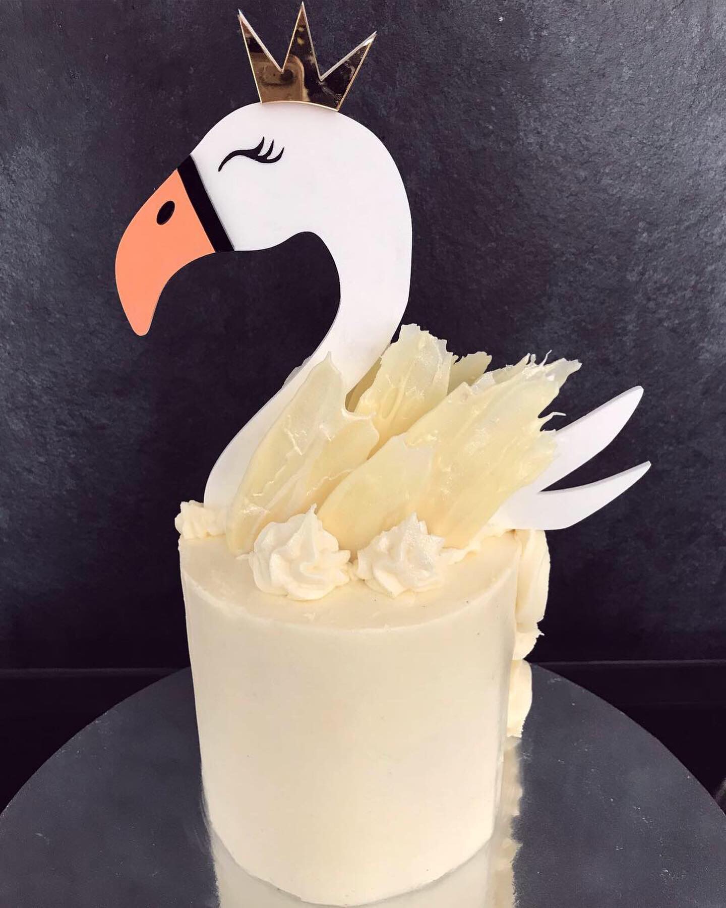 Swan cake. Feed 25 people. – Chefjhoanes