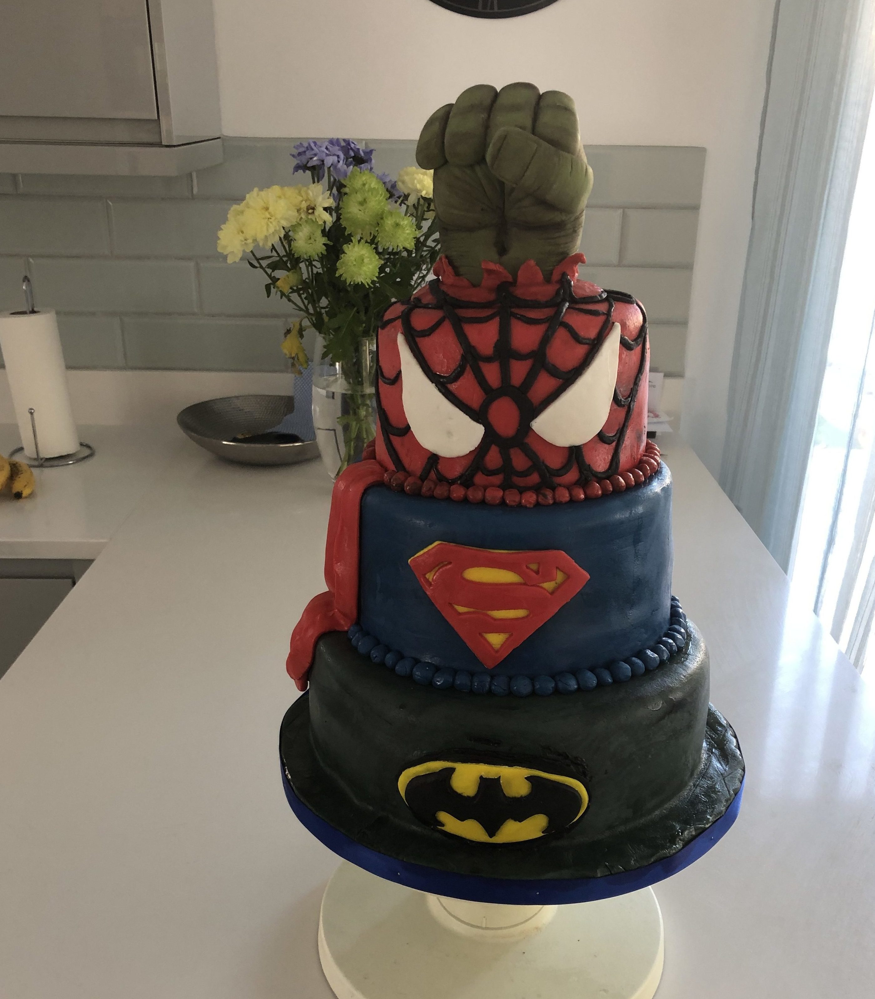 superhero cake Archives - Cakey Goodness