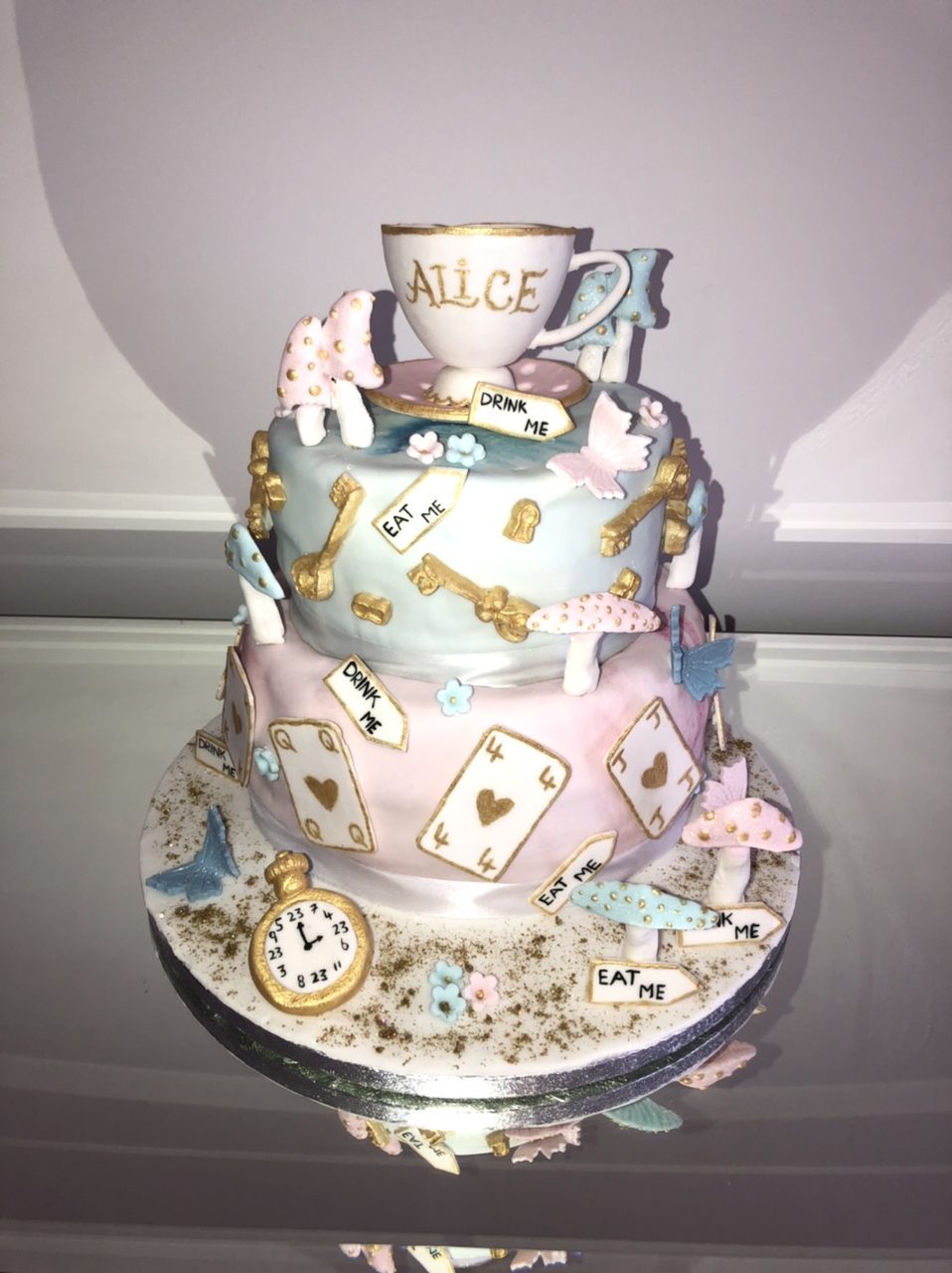 Alice In Wonderland 2 | Cake Bliss