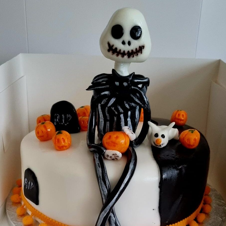 Jack Skellington Cake Recipe: The Easiest Halloween Cake for 