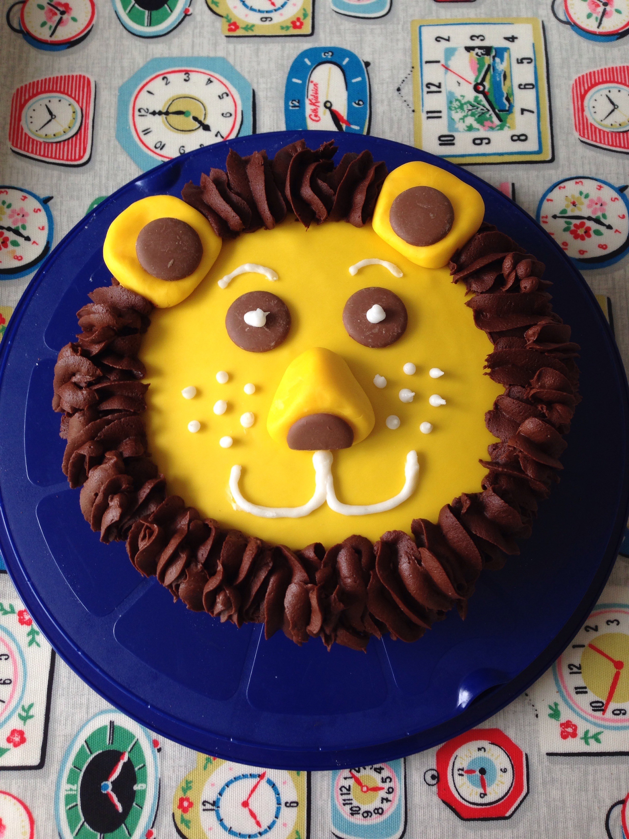 Lion Cake - Decorated Cake by Cup & Cakes - CakesDecor