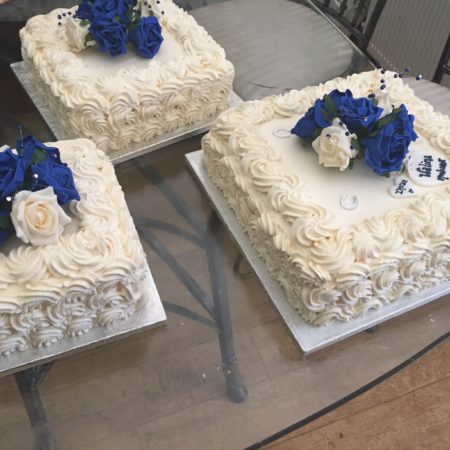 Send Online 4kgs 3 tier roses vanilla cake Order Delivery | flowercakengifts